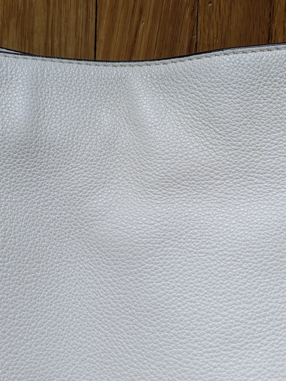 Michael Kors Brooke Ladies Medium Pebbled White/Off White Leather Bucket Bag - Picture 10 of 16